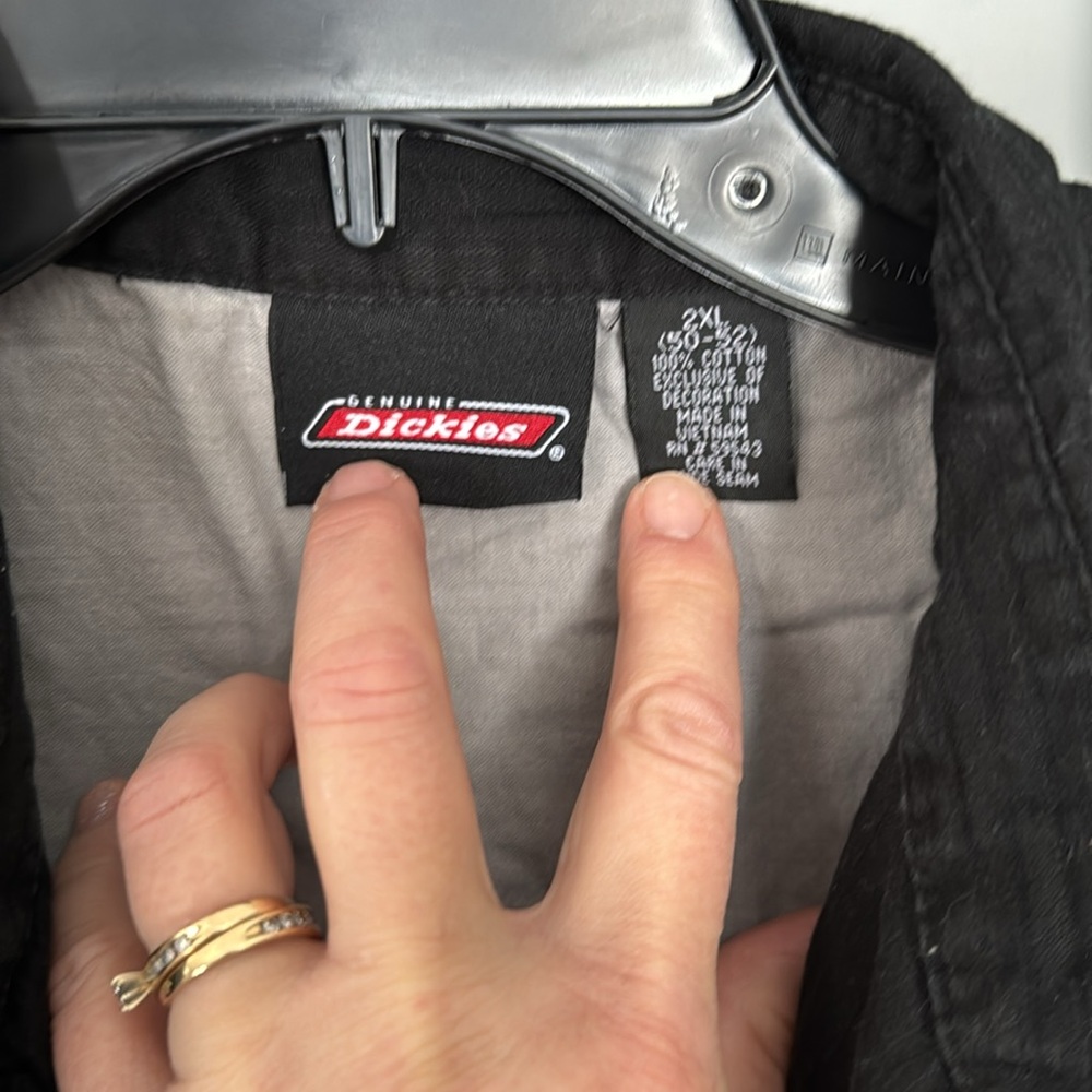 Black Short Sleeve Button-Up Shirt - Picture 3 of 5